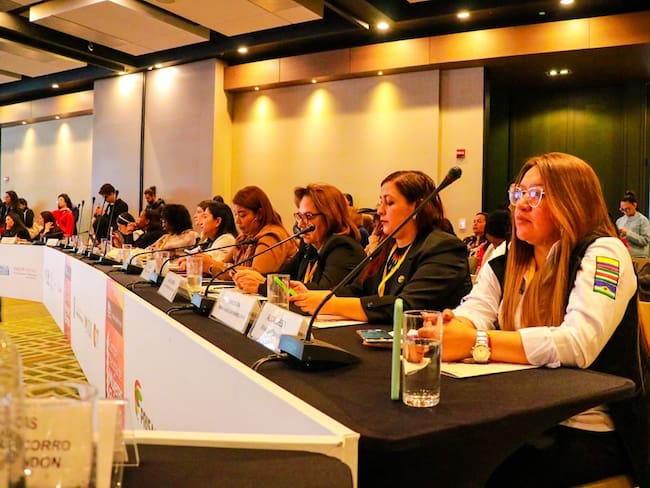 120 mandatarias locales debaten sobre los derechos de las mujeres y el desarrollo del país