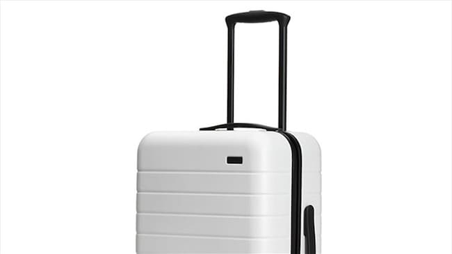 La maleta inteligente de 'Away' puede cargar tu móvil hasta cinco veces. Foto: Bang Media