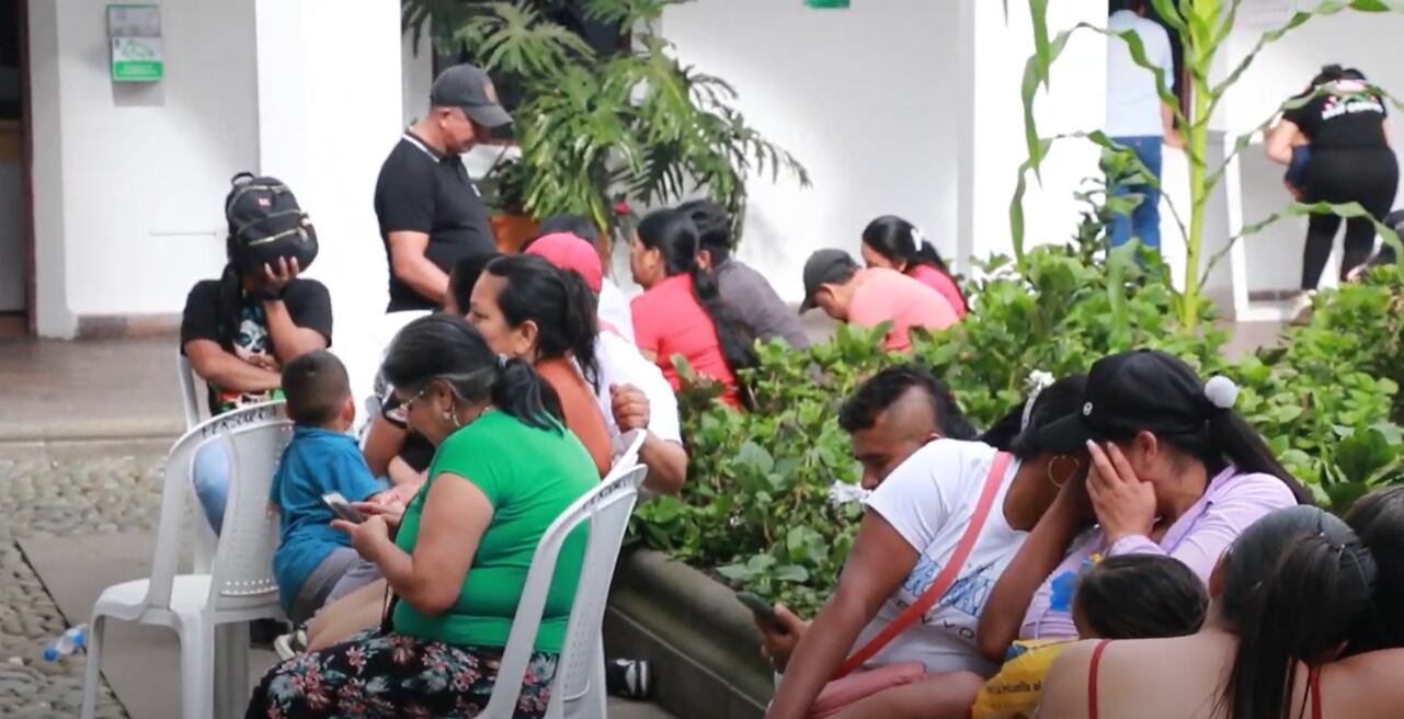 Las víctimas de desplazamiento reciben atención humanitaria. Crédito: Alcaldía de Popayán.