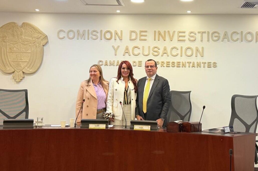 Gloria Arizabaleta, del Pacto Histórico, es la nueva presidenta; la liberal petrista María Eugenia Lopera fue elegida vicepresidenta. Foto: Congreso