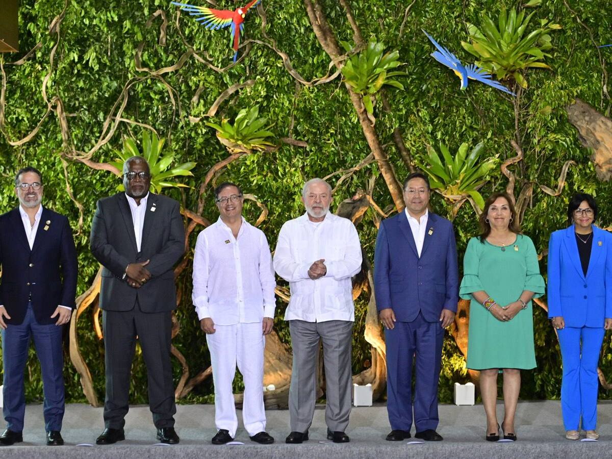 Petro llega a la Cumbre por la Amazonía ‘Unidos por nuestros bosques’ en Brasil