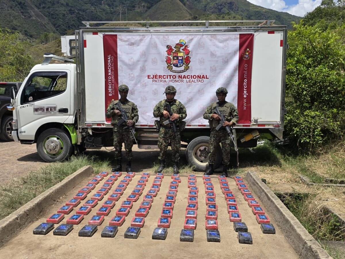 Ejército incauta 99 kilos de clorhidrato de cocaína en carreteras del Huila