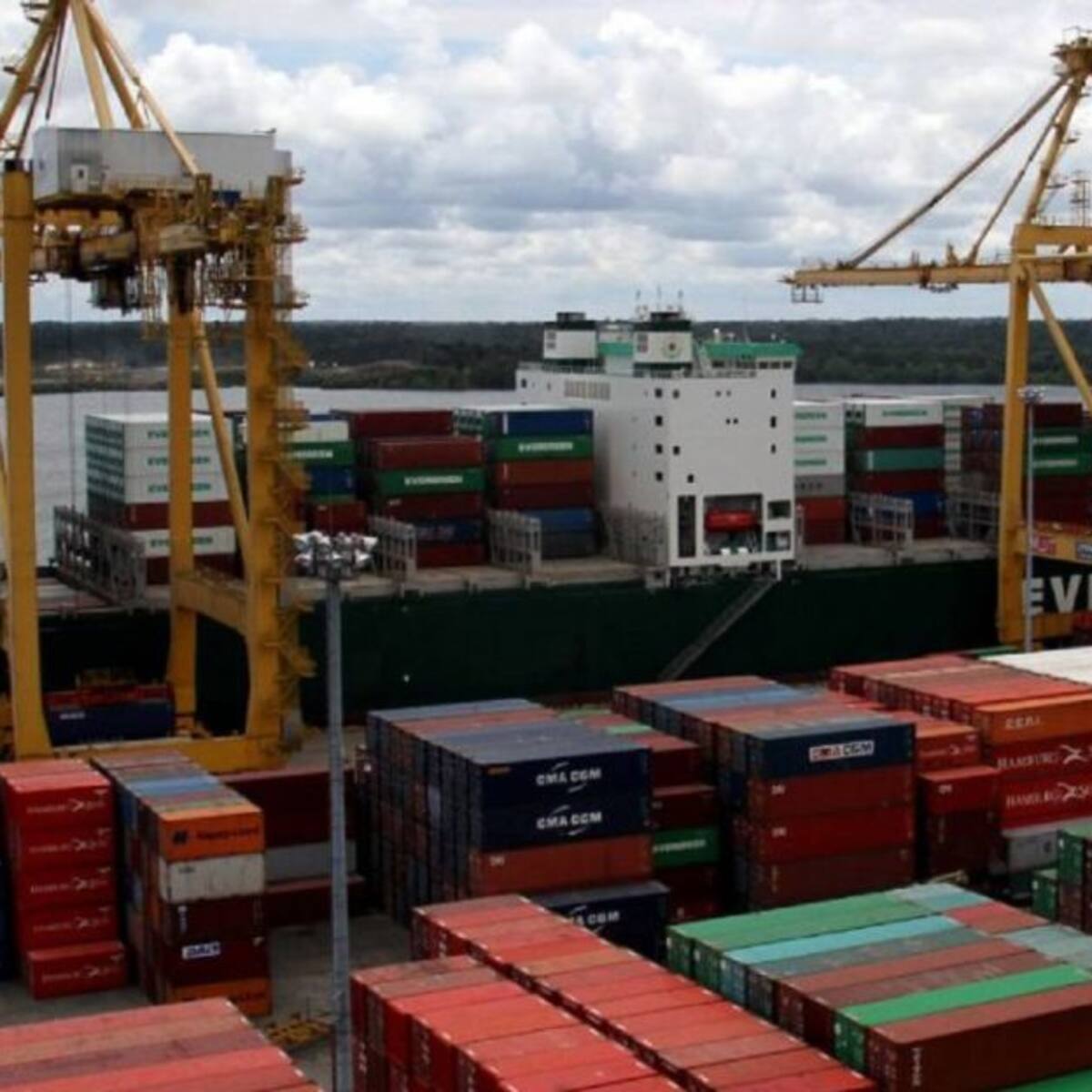 Empresarios y exportadores reaccionan a medidas arancelarias de Trump contra Colombia