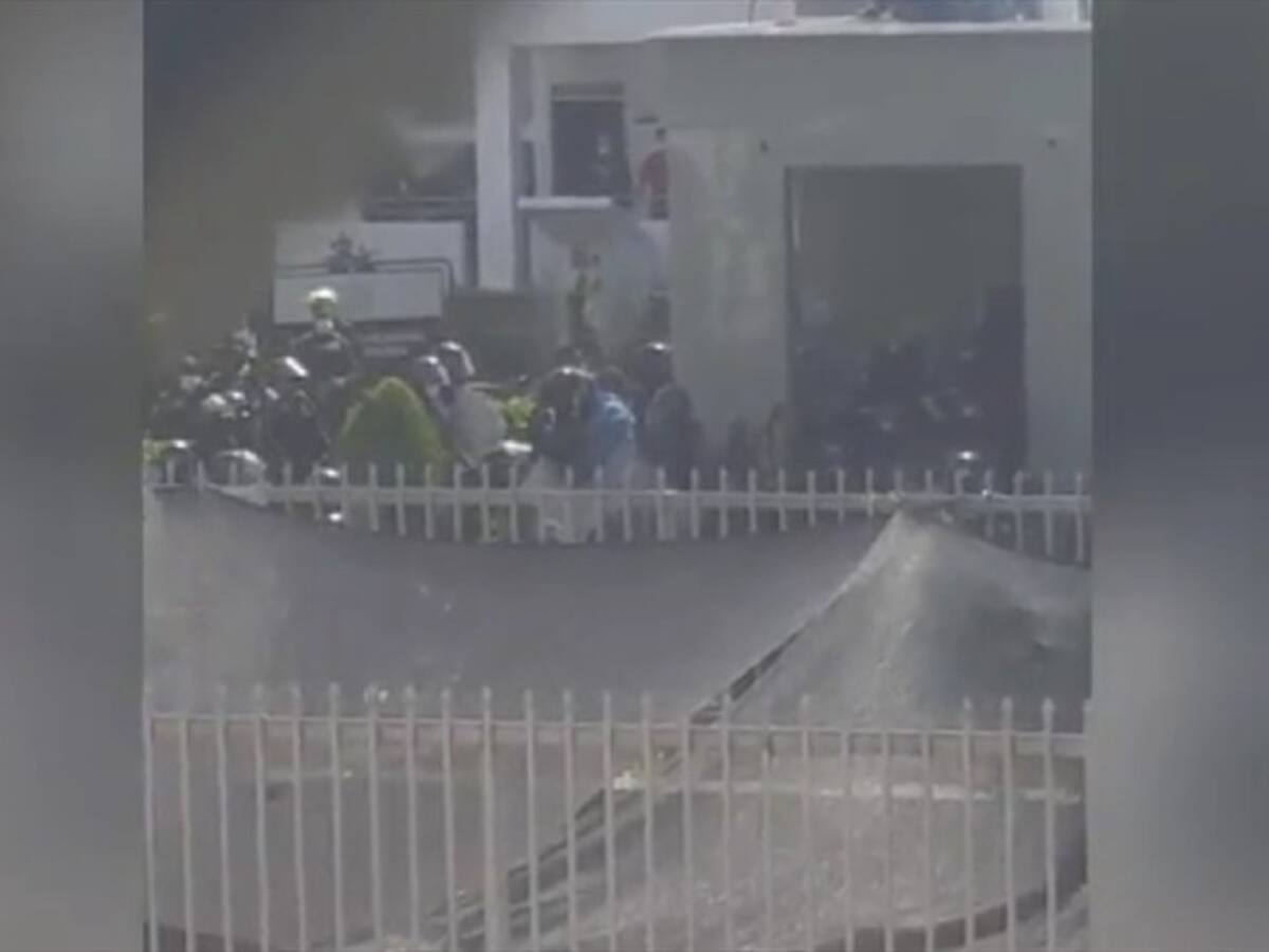 Amotinamiento en estación de Policía de Floridablanca