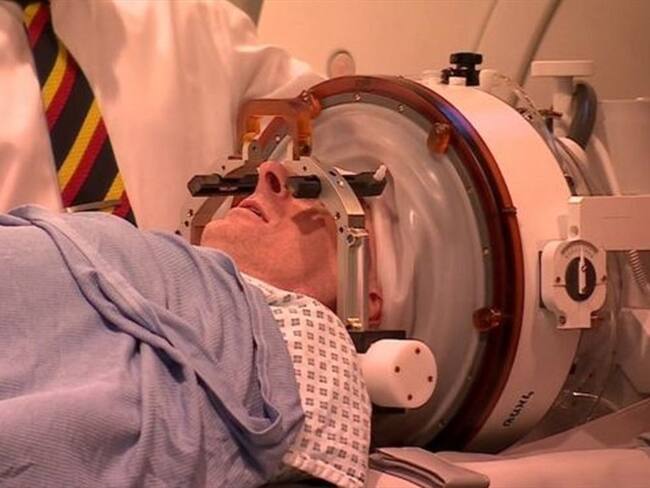 Lucas permaneció despierto durante todo el procedimiento.. Foto: BBC Mundo