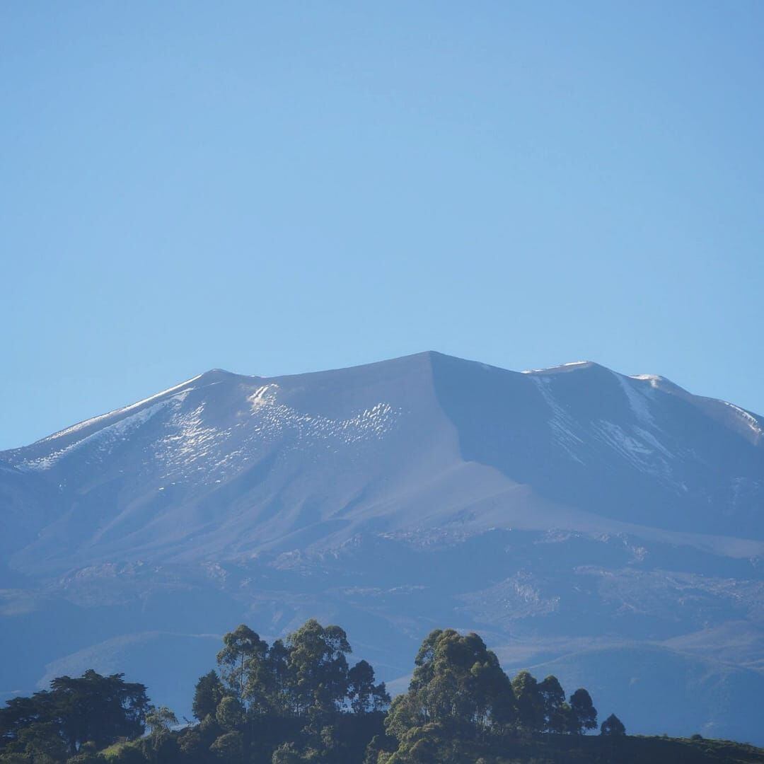 El Puracé se encuentra activo y ha registrado en la historia  varias erupciones documentadas. Crédito: SCG.