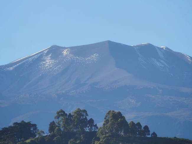 El Puracé se encuentra activo y ha registrado en la historia varias erupciones documentadas. Crédito: SCG.