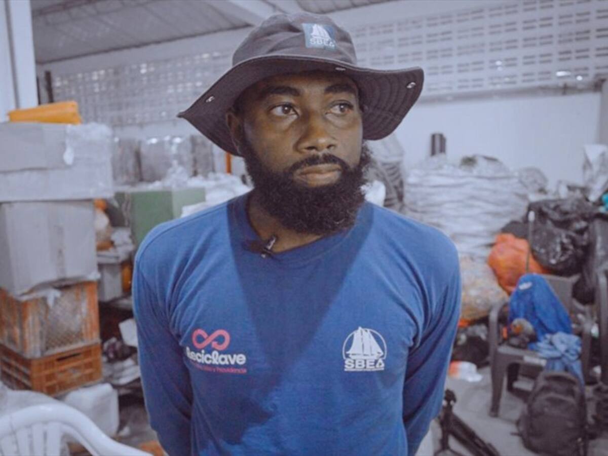Zambo Arigan, el cantante que lucha por salvar a San Andrés de la basura