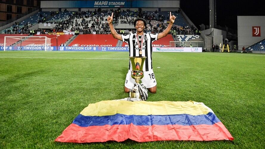 Juan Guillermo Cuadrado, campeón de la Copa de Italia 2021. Foto: Daniele Badolato - Juventus FC/Juventus FC via Getty Images