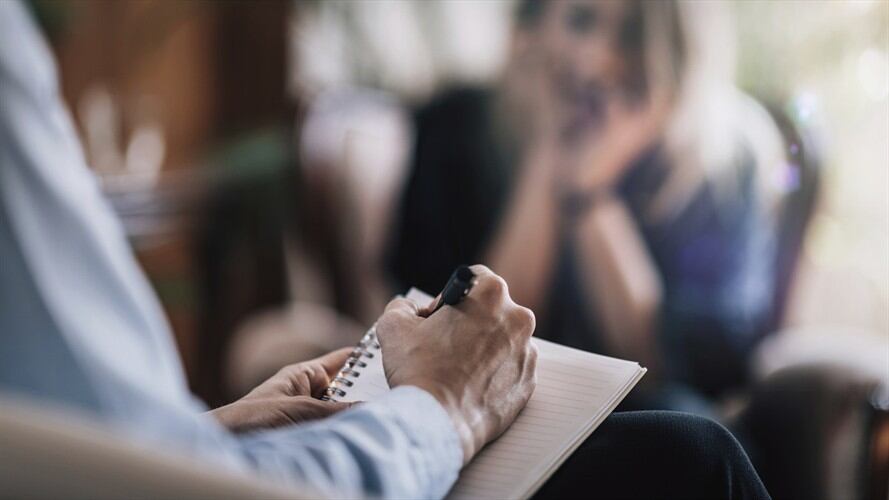 En los últimos cinco años aumentó el número de personas atendidas en salud mental en un 34,6 %. Foto: Getty Images / MICROGEN IMAGES SCIENCE PHOTO LIBRARY