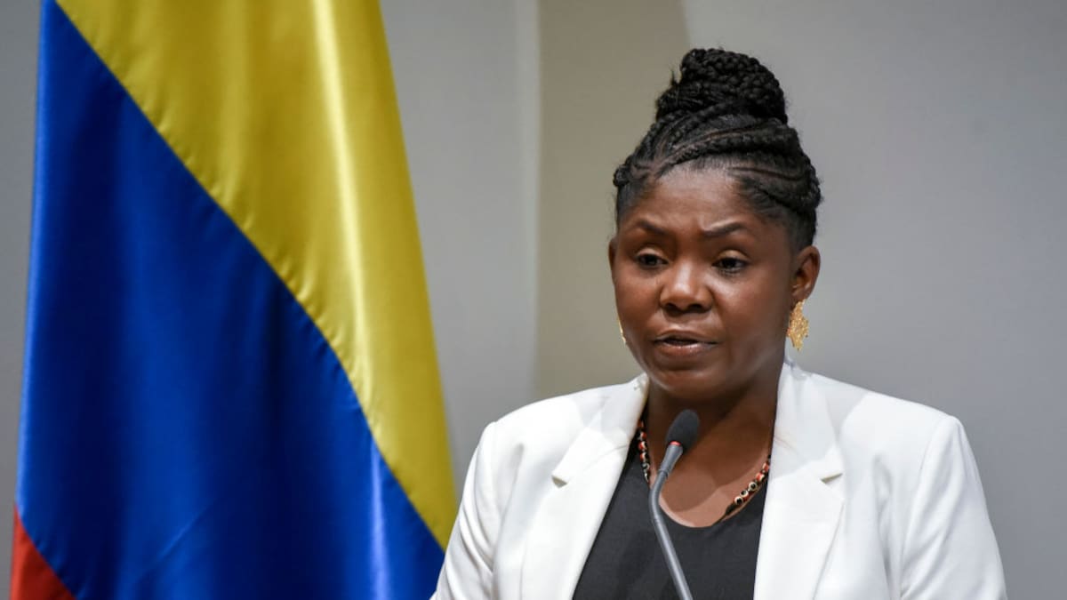 Demuestra desborde en funciones de servidores públicos: exmagistrado sobre vicepresidenta