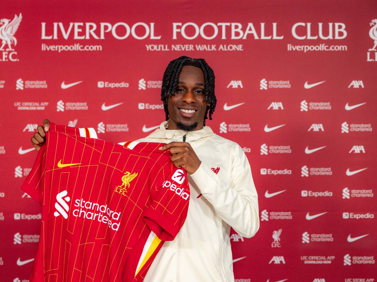 Liverpool hace oficial el fichaje de Frimpong por 35 millones de euros