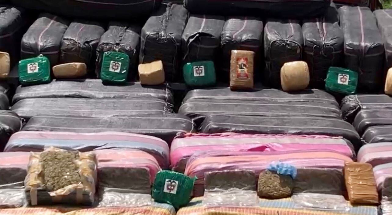 El alucinógeno era transportado en un vehículo de carga al interior de 260 costales. Crédito: Ejército Nacional.