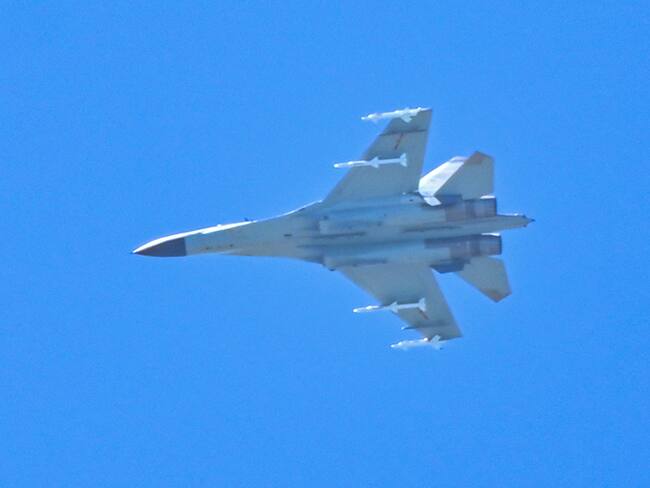 Jet de las fuerzas militares de China. Foto: HECTOR RETAMAL/AFP via Getty Images