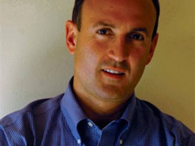 Estadounidense dice que por ser homosexual, el Icbf 'le quitó' a sus hijos