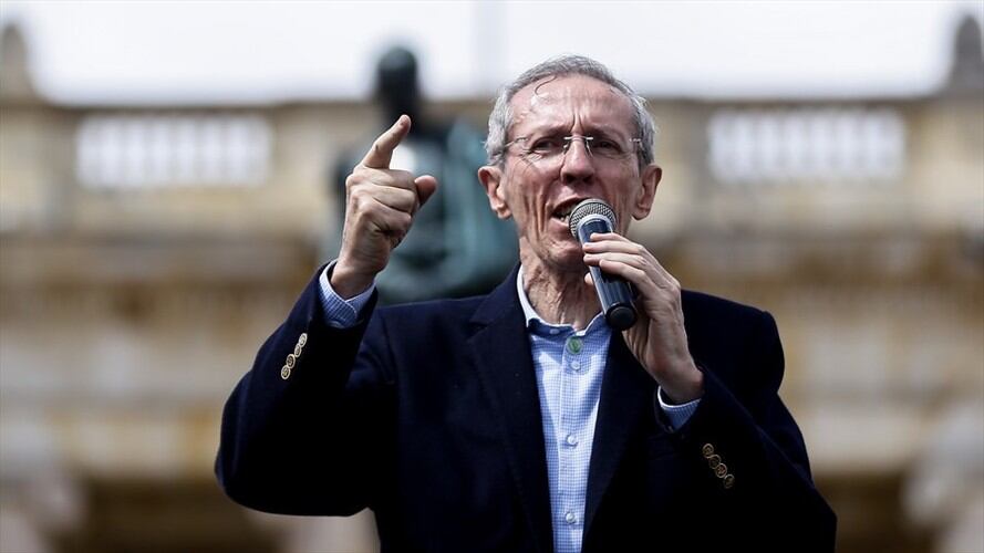 El copresidente de la Alianza Verde anunció en Sigue La W la ruta para conciliar las diferencias. Habrá encuesta con militantes.. Foto: Colprensa - Diego Pineda