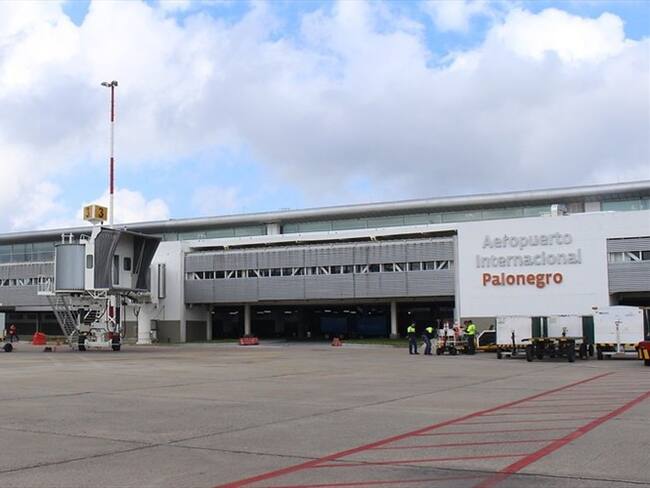 Se espera que a mitad aumente el transito de viajeros en los aeropuertos del país. Foto: Colprensa
