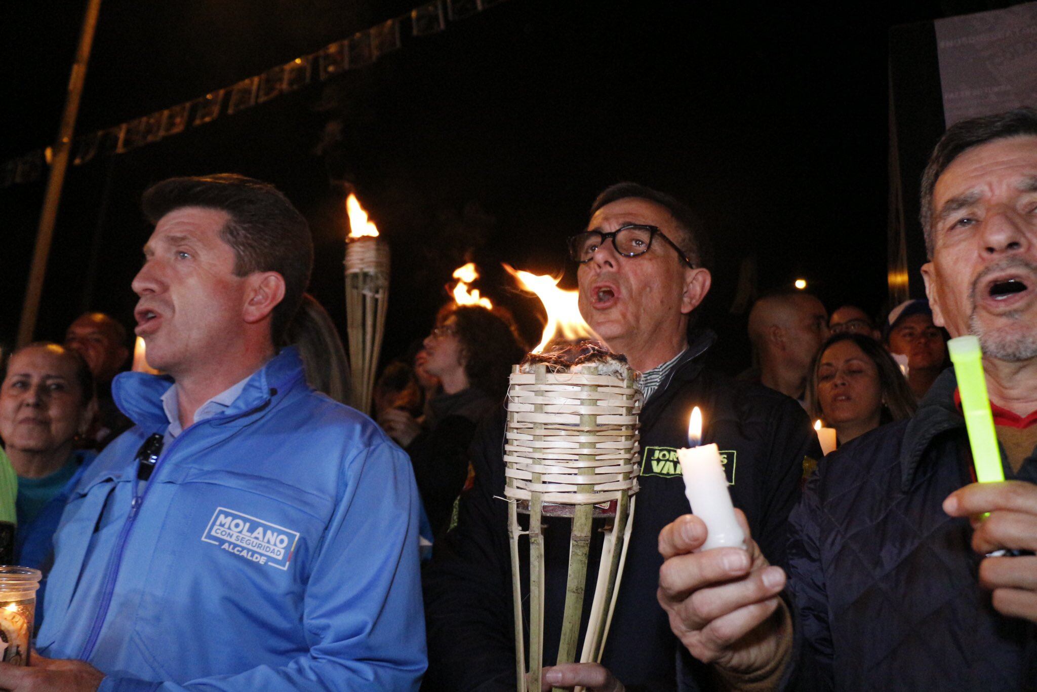 Candidatos a alcalde Diego Molano, exministro de Defensa (izquierda), y el general retirado Jorge Luis Vargas, exdirector de la Policía Nacional (derecha centro). Foto: Twitter Jorge Luis Vargas.