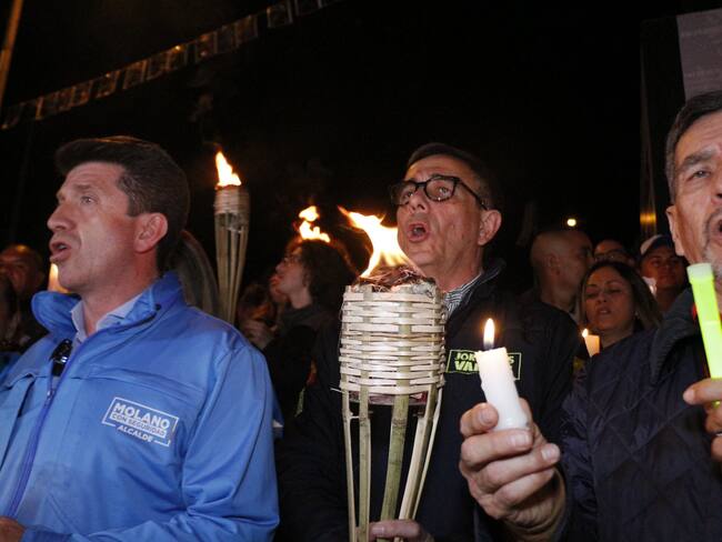 Candidatos a alcalde Diego Molano, exministro de Defensa (izquierda), y el general retirado Jorge Luis Vargas, exdirector de la Policía Nacional (derecha centro). Foto: Twitter Jorge Luis Vargas.