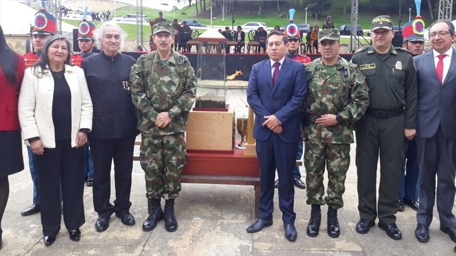 Historiadores, autoridades departamentales y de Tunja presentes en la entrega del Batallón Simón Bolívar. Foto: La W