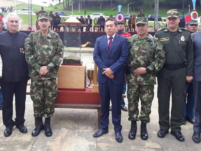 Historiadores, autoridades departamentales y de Tunja presentes en la entrega del Batallón Simón Bolívar. Foto: La W