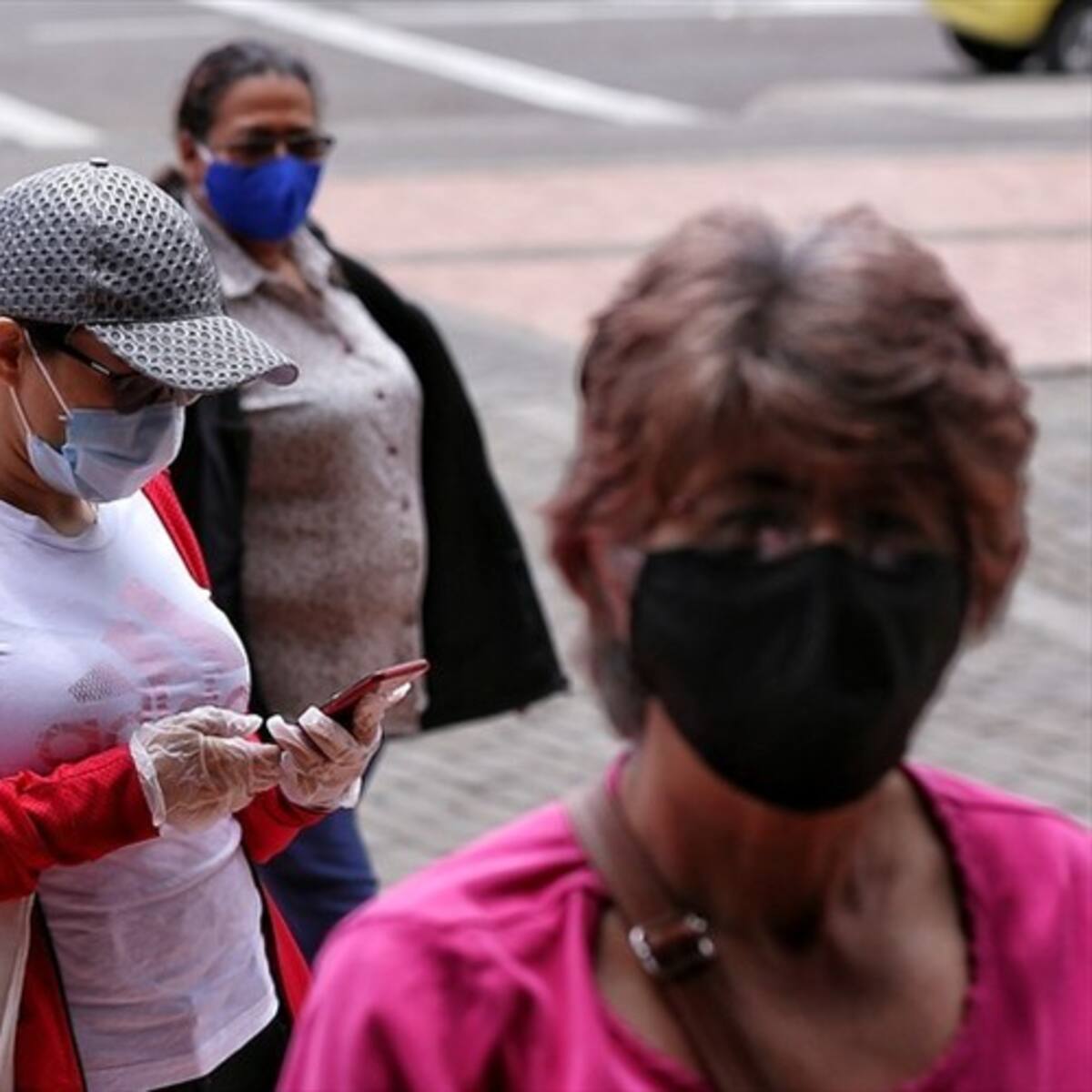 La confianza del consumidor registró fuerte caída en marzo, ¿se debe a los altos precios?