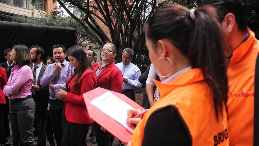 Es importante que, en su casa, junto con su familia, prepare un plan para enfrentar los efectos de un sismo. Foto: Colprensa