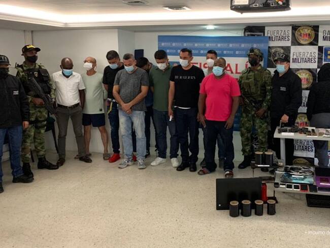 Los implicados fueron capturados y judicializados por presuntamente realizar de manera irregular trámites para permisos, autorizar las medidas de prisión domiciliaria y reducir los tiempos de condenas. Foto: Fiscalía.