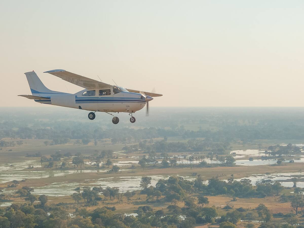 Avioneta se estrelló contra una casa en Florida; dos personas murieron
