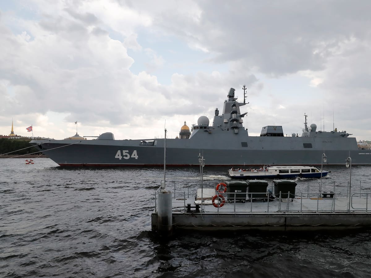 Escuadra naval de Rusia lleva a cabo maniobras en el Atlántico antes de llegar a Cuba