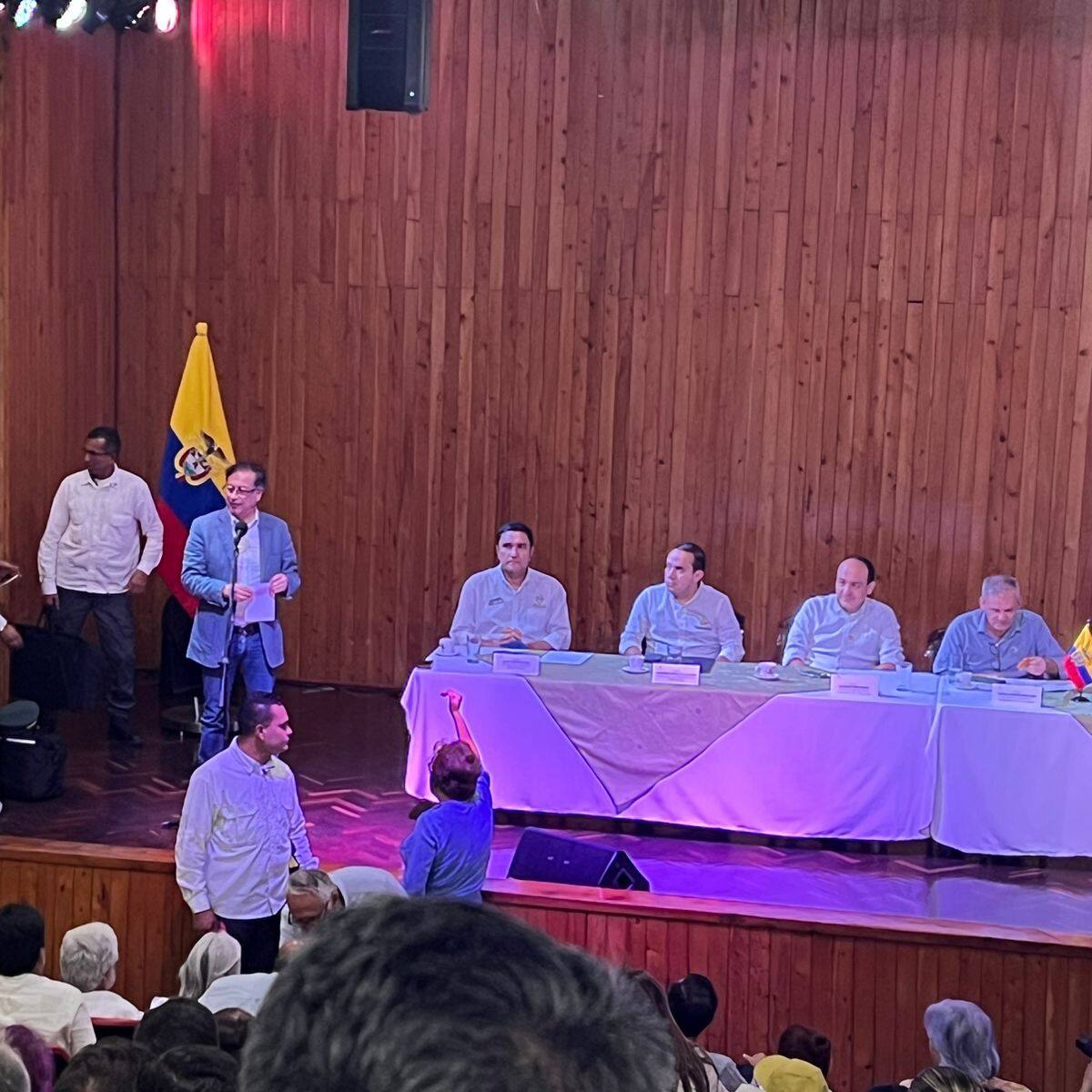 Petro le responde a Fecode por sistema de salud