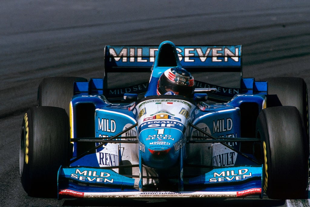 Michael Schumacher conduce para el equipo Benetton en el Gran Premio de Hnugría, 1995. Foto: Paul-Henri Cahier/Getty Images.