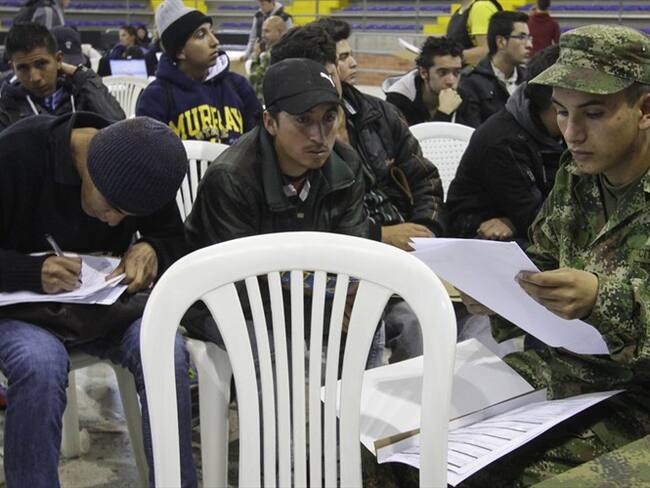 El comandante del Ejército Nacional, general Alberto José Mejía, explicó que la amnistía será por un año apenas se sancione la ley aprobada en Senado. Foto: Colprensa