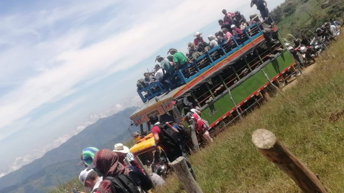 Soldados fueron secuestrados por varias horas y obligados a salir de Campamento, Antioquia
