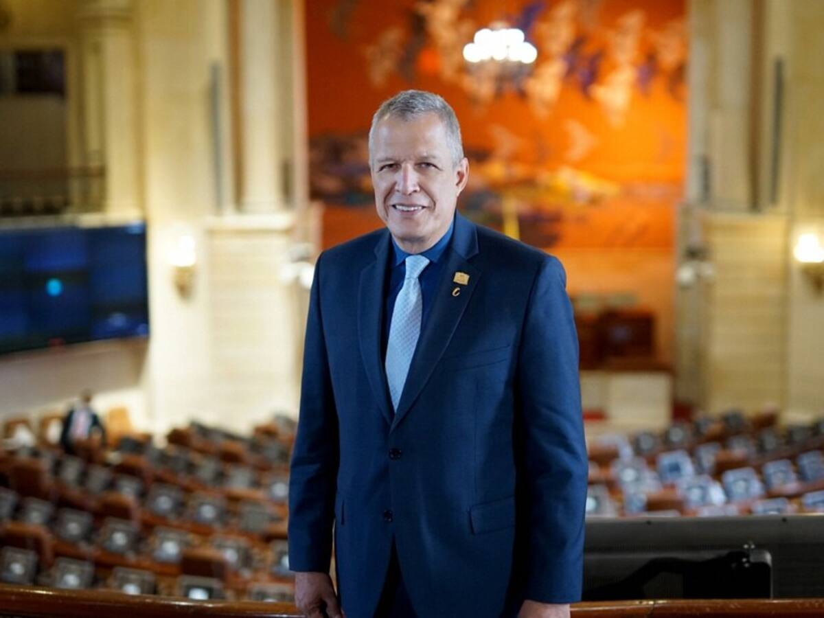 No queremos una mera radicación del Gobierno: presidente de la Comisión Primera del Senado