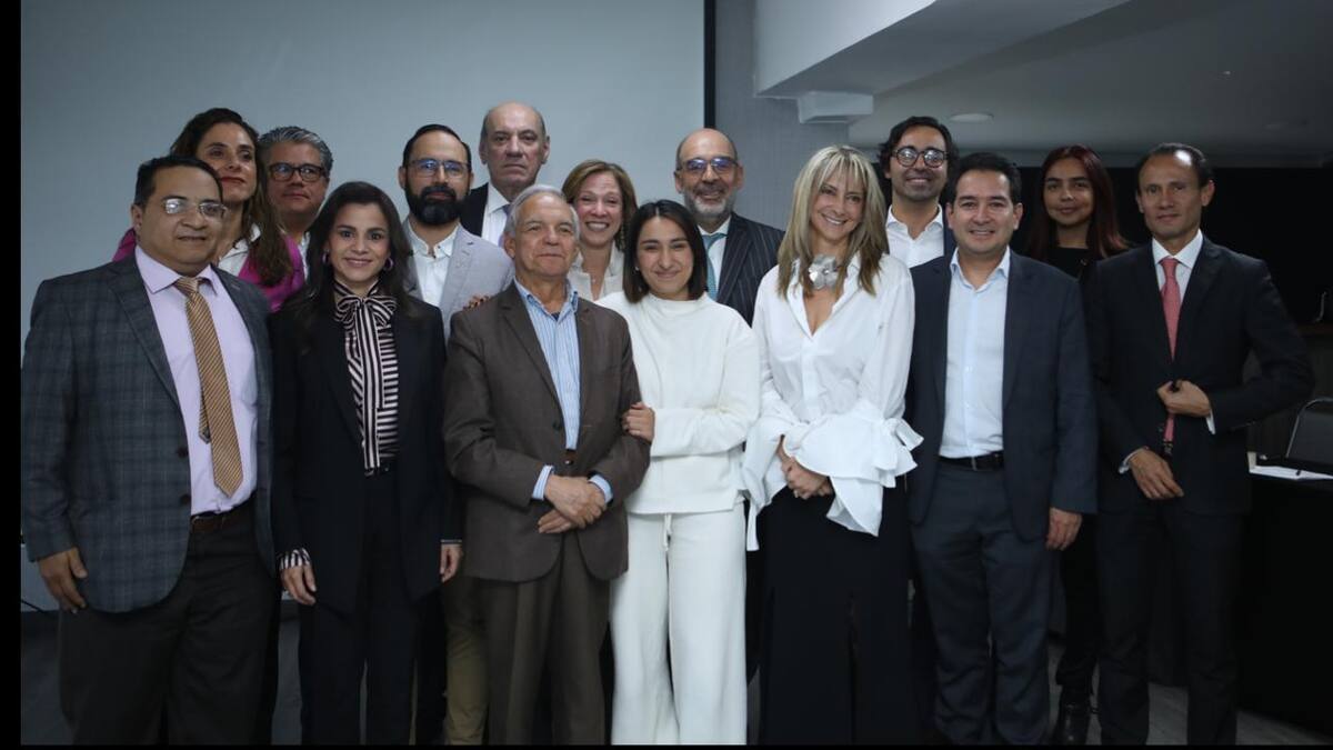 Laura Sarabia dirigió el primer encuentro con líderes del sector energético del país