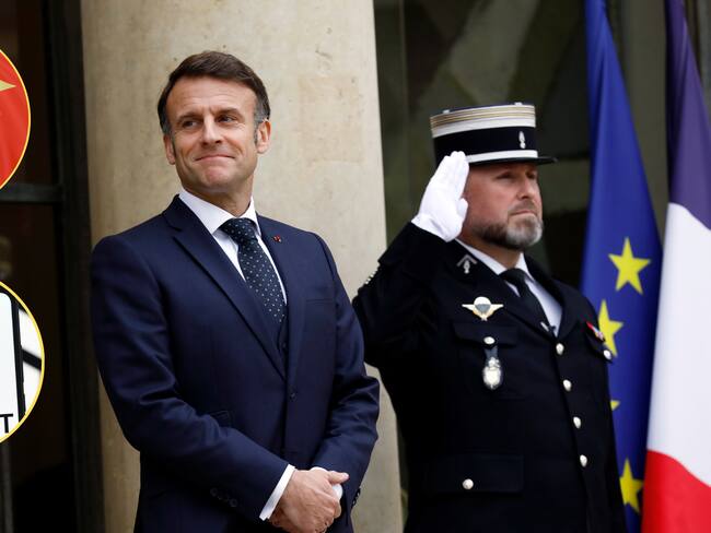 Presidente de Francia; Emmanuel Macron a punto de reunirse con el canciller de Alemania. FOTO: Antoine Gyori - Corbis/Corbis via Getty Images)