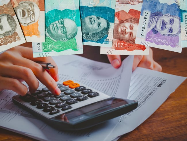 Dinero colombiano. Foto: Getty Images