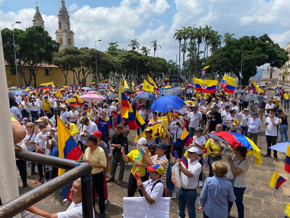 10.000 personas marcharon contra las reformas de Petro en Bucaramanga