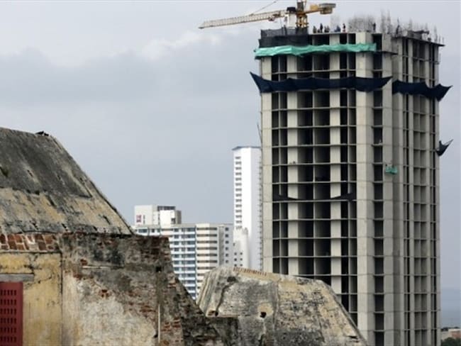 Pedrito Pereira asegura que restituirá el espacio público que invadió la torre Aquarela