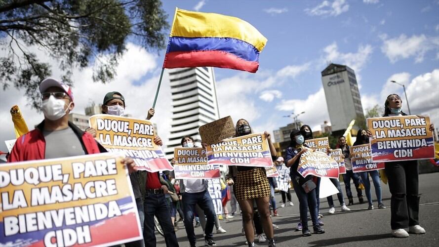 Recibimiento de colombianos a la CIDH en Bogotá. Foto: Colprensa