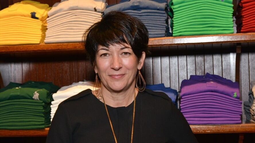 Ghislaine Maxwell, es señalada por ayudar al multimillonario, Jeffrey Epstein, a crear una red de tráfico sexual. Foto: Getty Images