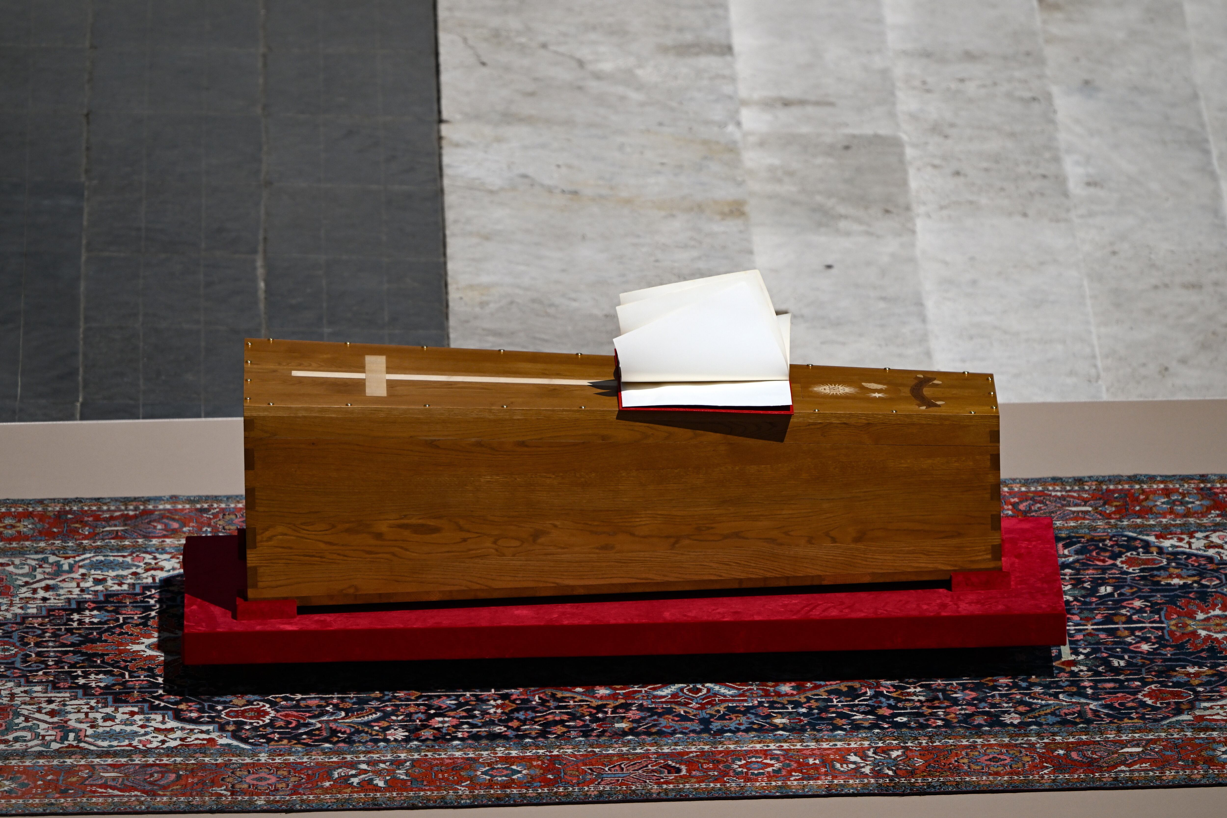 El féretro del papa Francisco ya está en la basílica de Santa María la Mayor para su entierro