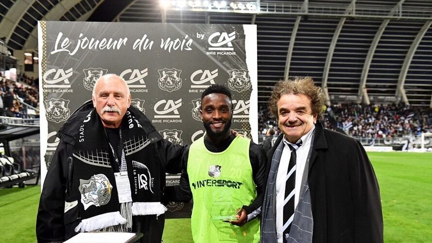 Steven Mendoza fue elegido como el jugador de octubre en el Amiens . Foto: Colprensa