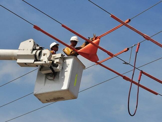 Agosto 3 de 2014. La empresa Electricaribe inició la construcción de dos nuevos circuitos eléctricos que beneficiarán a cerca de 40 mil personas en el norte de la ciudad de Barranquilla.. Foto: Colprensa