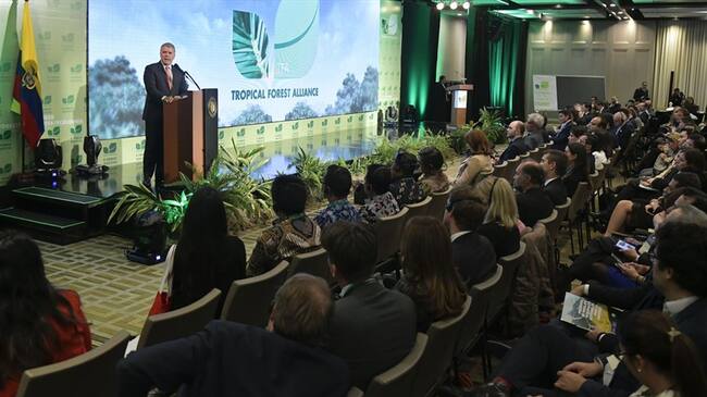 Duque pide a Congreso aprobar ley que promueve vehículos eléctricos en el país. Foto: Presidencia