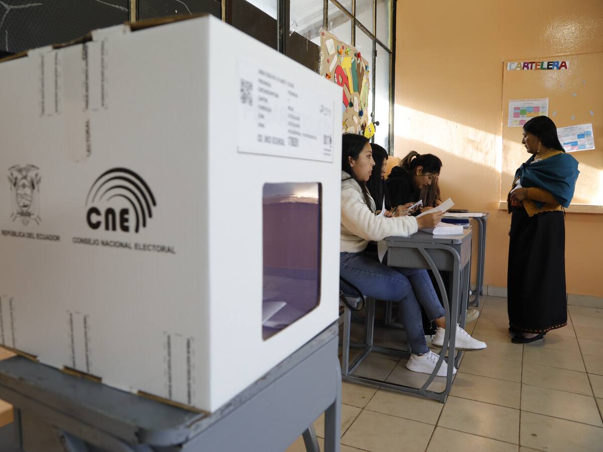 “Elecciones en Ecuador están muy apagadas por la violencia política”: analista
