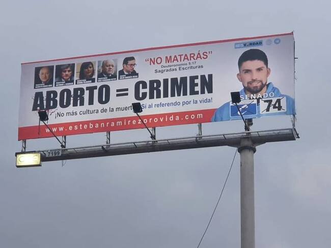 CNE pide desmontar valla contra los magistrados que despenalizaron el aborto hasta la semana 24. Foto: Suministrada