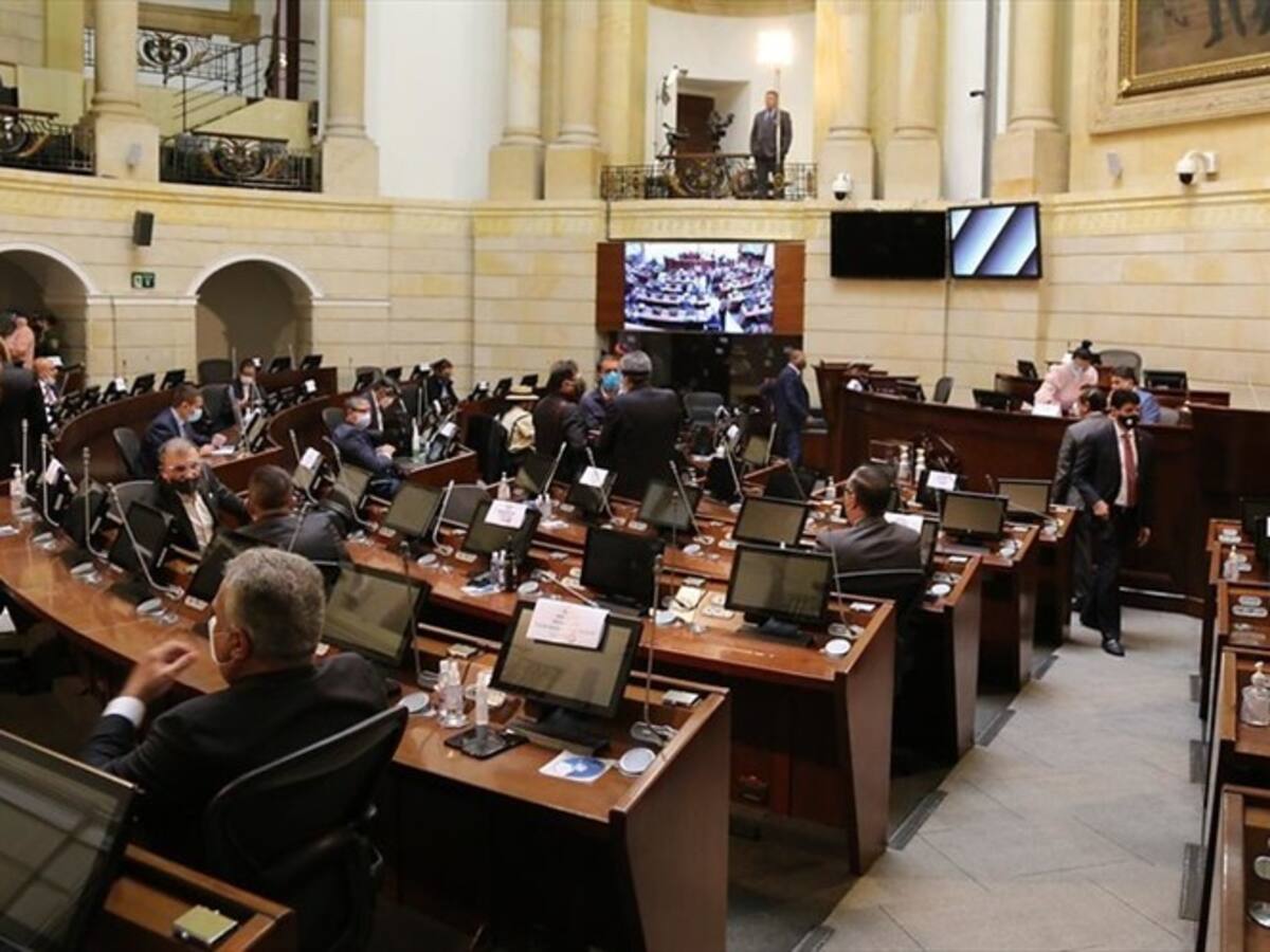 Gobierno debe retirar reforma y no insistir en retoques: liberales socialdemócratas