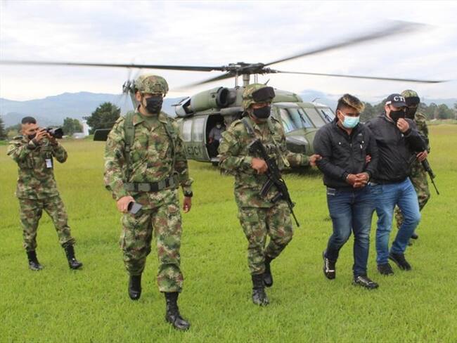 El hombre fue puesto a disposición de la Fiscalía General de la Nación . Foto: Ejército Nacional